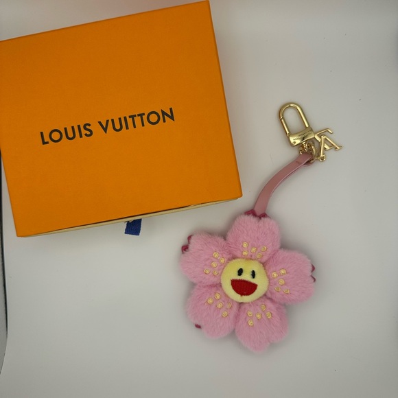 ✨ Louis Vuitton × Takashi Murakami Cherry Blossom Key Holder ✨ - Picture 1 of 4